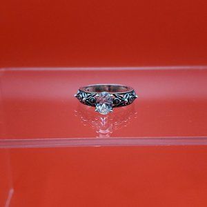 Size 8.5 925 Sterling Silver Beautiful Single Oval Cubic Zirconia Ring